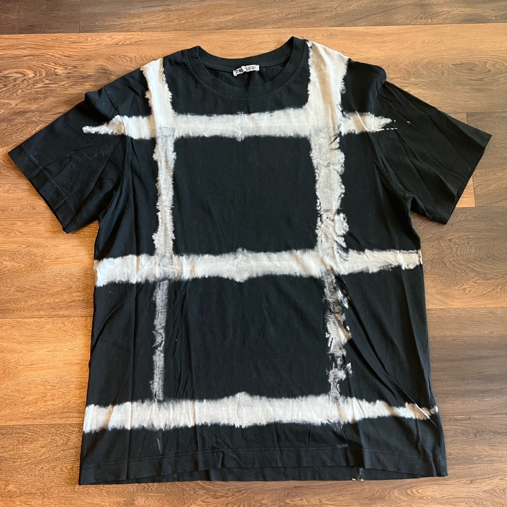 Black and White Graphic Men's Zara Shirt